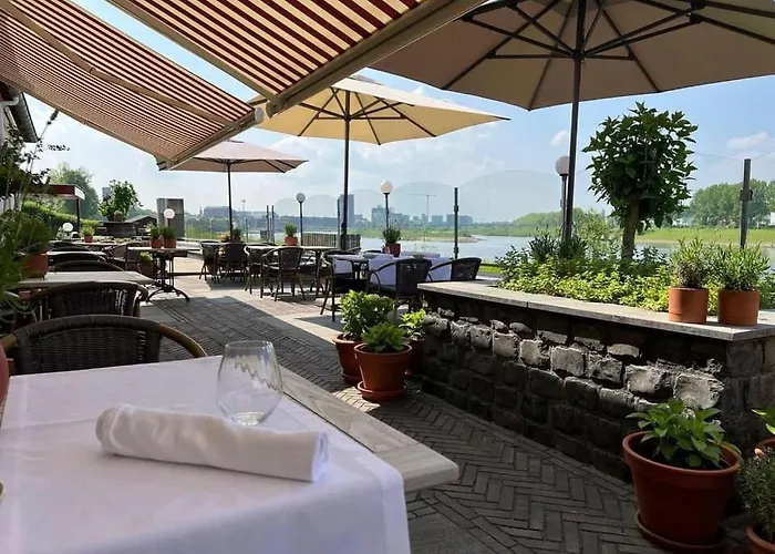 Отель Valuas Венло